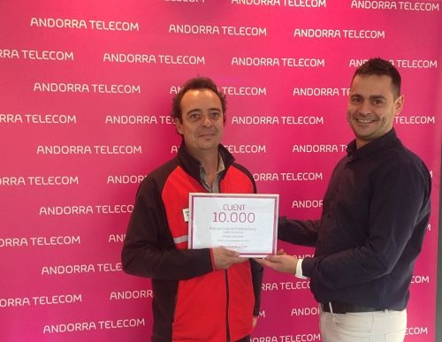 La nova agència comercial d’Andorra Telecom rep el client número 10.000